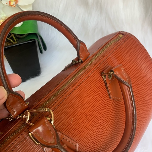 Louis Vuitton Epi Leather Speedy 30 - Picture 15 of 16
